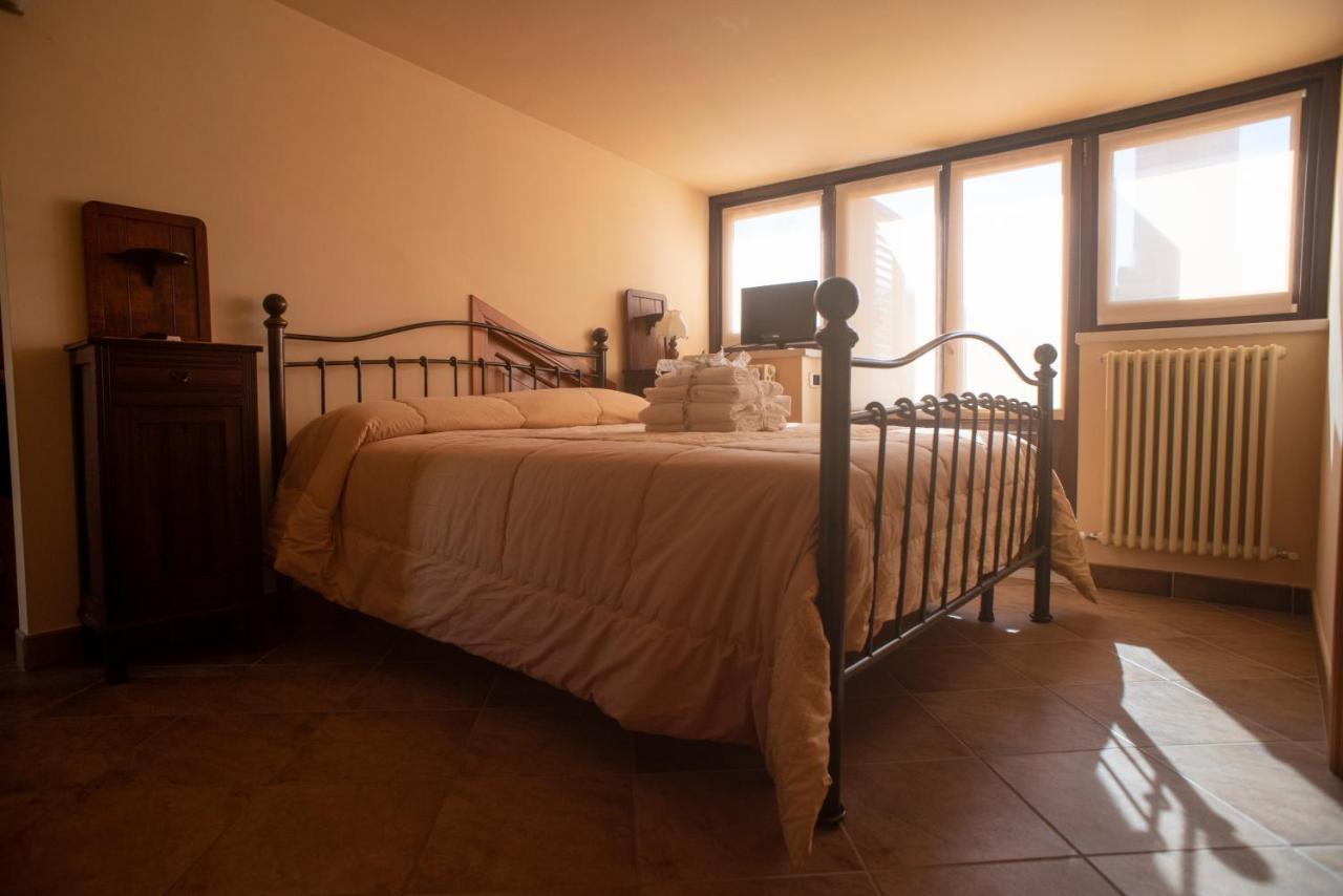 La Ginestra Hotell Castel San Lorenzo Eksteriør bilde