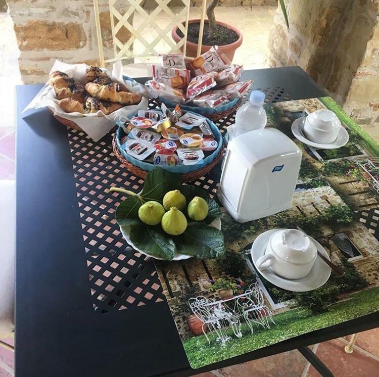 La Ginestra Hotell Castel San Lorenzo Eksteriør bilde